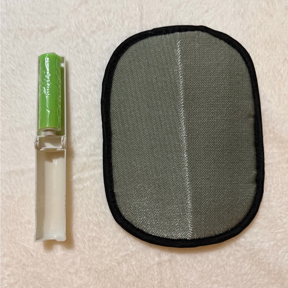 Pet Hair Remover Mitt with Bonus Mini Lint Roller